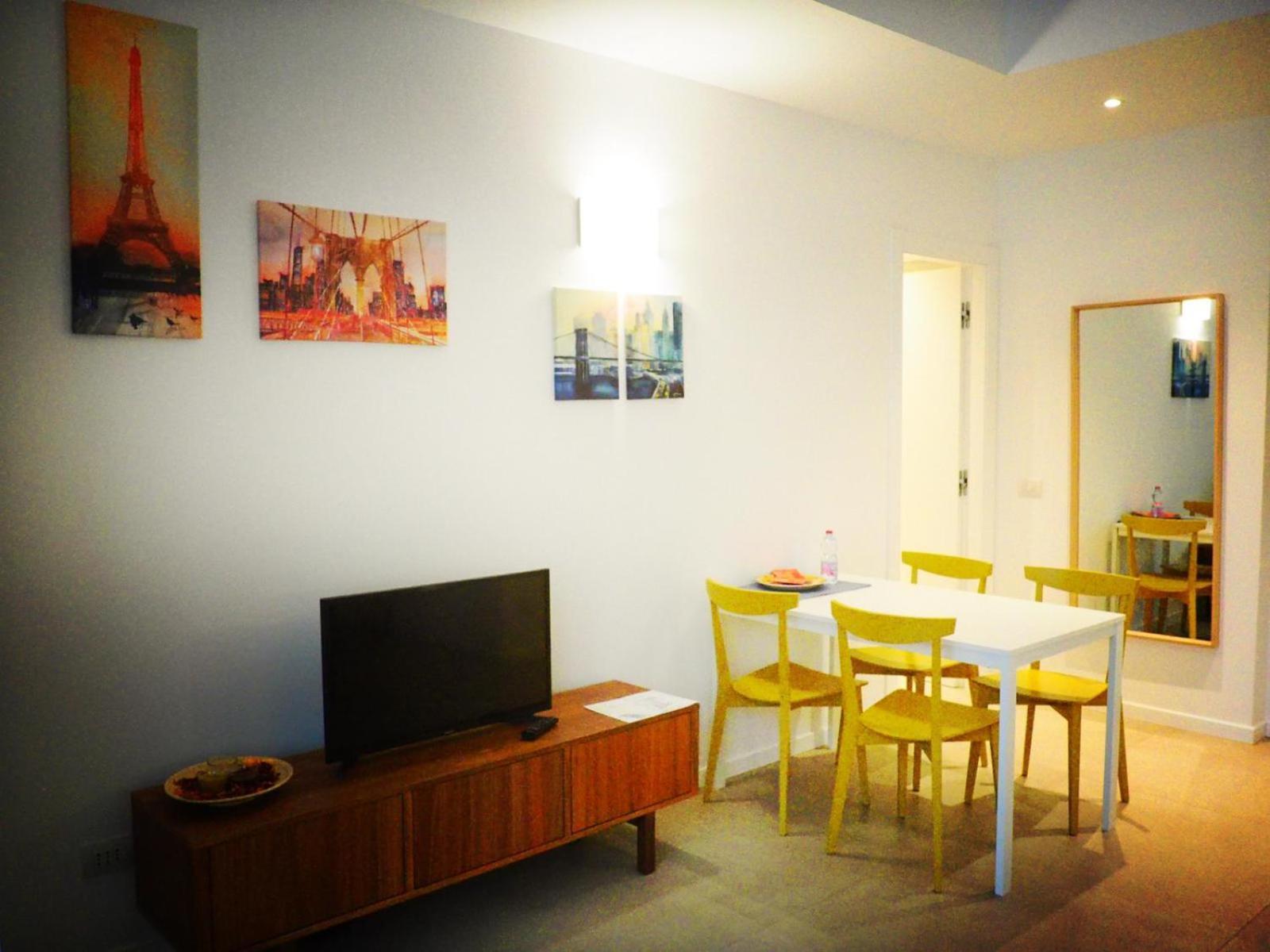 Apartment Smile House. Intero Trilocale 15 Min. Dal Centro *